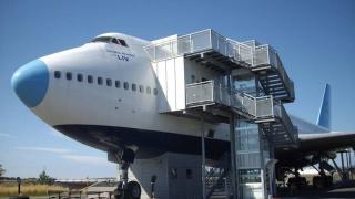 Вторият живот на Boeing 747: Най-необичайният хотел в света