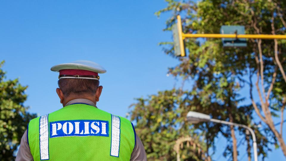 Полиция принуди турист да моли духове за прошка заради едно единствено действие