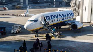 Екшън в самолет на RyanAir: Пиян пътник поспа, внезапно се събуди и стана страшно