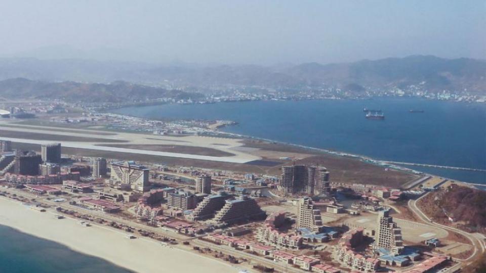 Как изглежда изоставеният курорт на Ким Чен-ун в Северна Корея, за който всички говорят?
