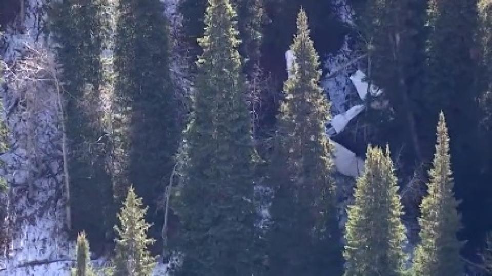 Самолет с пътници на борда се разби в планина ВИДЕО