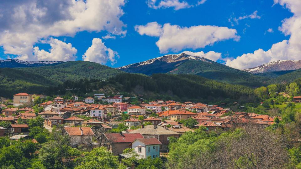 Легендата за лековитата вода в църквата на село Добърско