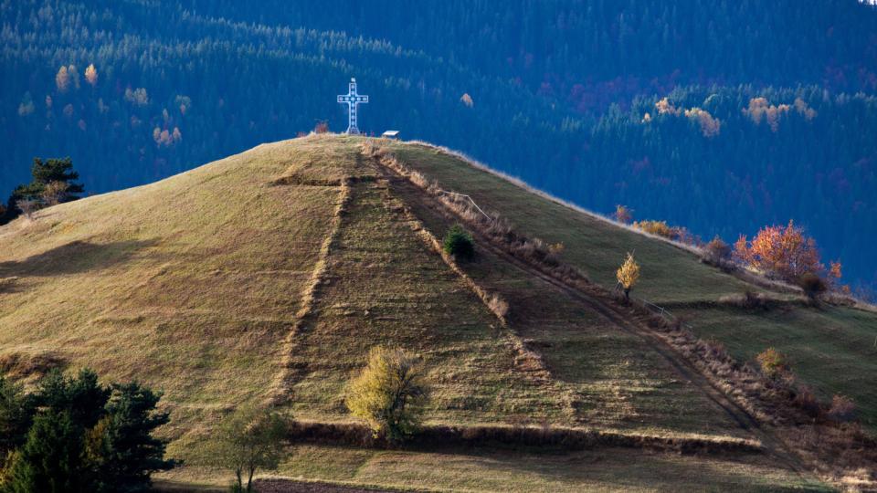 Село с 30 параклиса и храм на светица, която не съществува