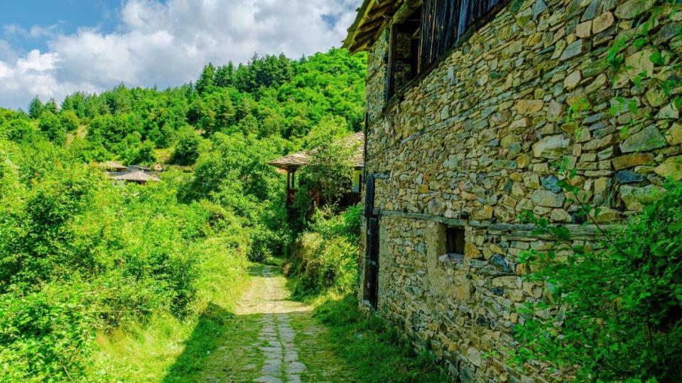 Времето спира в това родопско село, където стара къща и плевня са превърнати в...