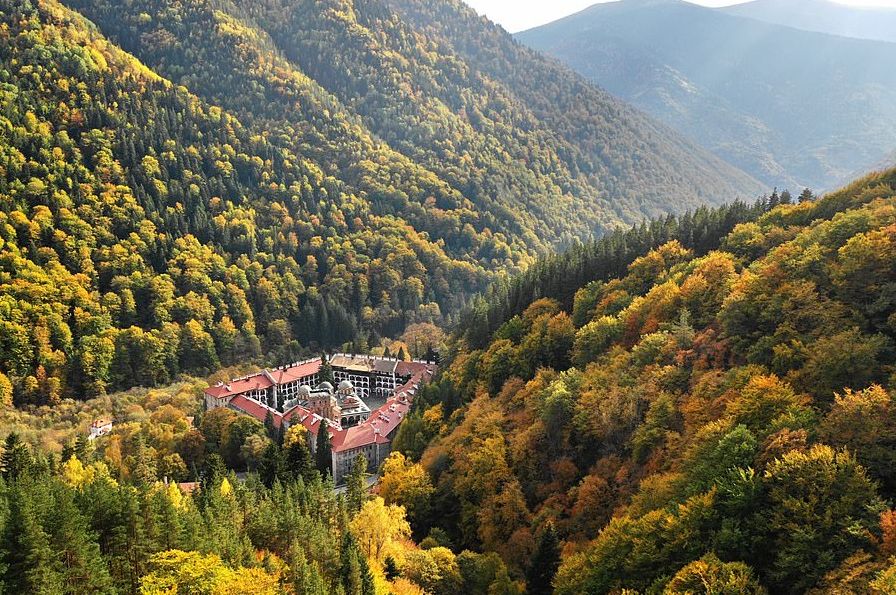 „Дейли Мейл“ гърми: България, каквато не сте я виждали преди (УНИКАЛНИ СНИМКИ)