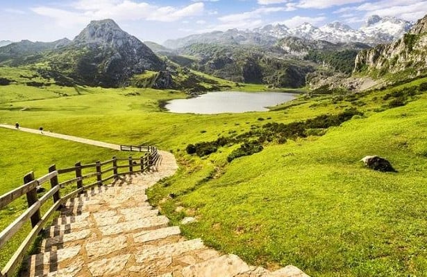 Има райски кътчето по света, където ще ви платят да се заселите там