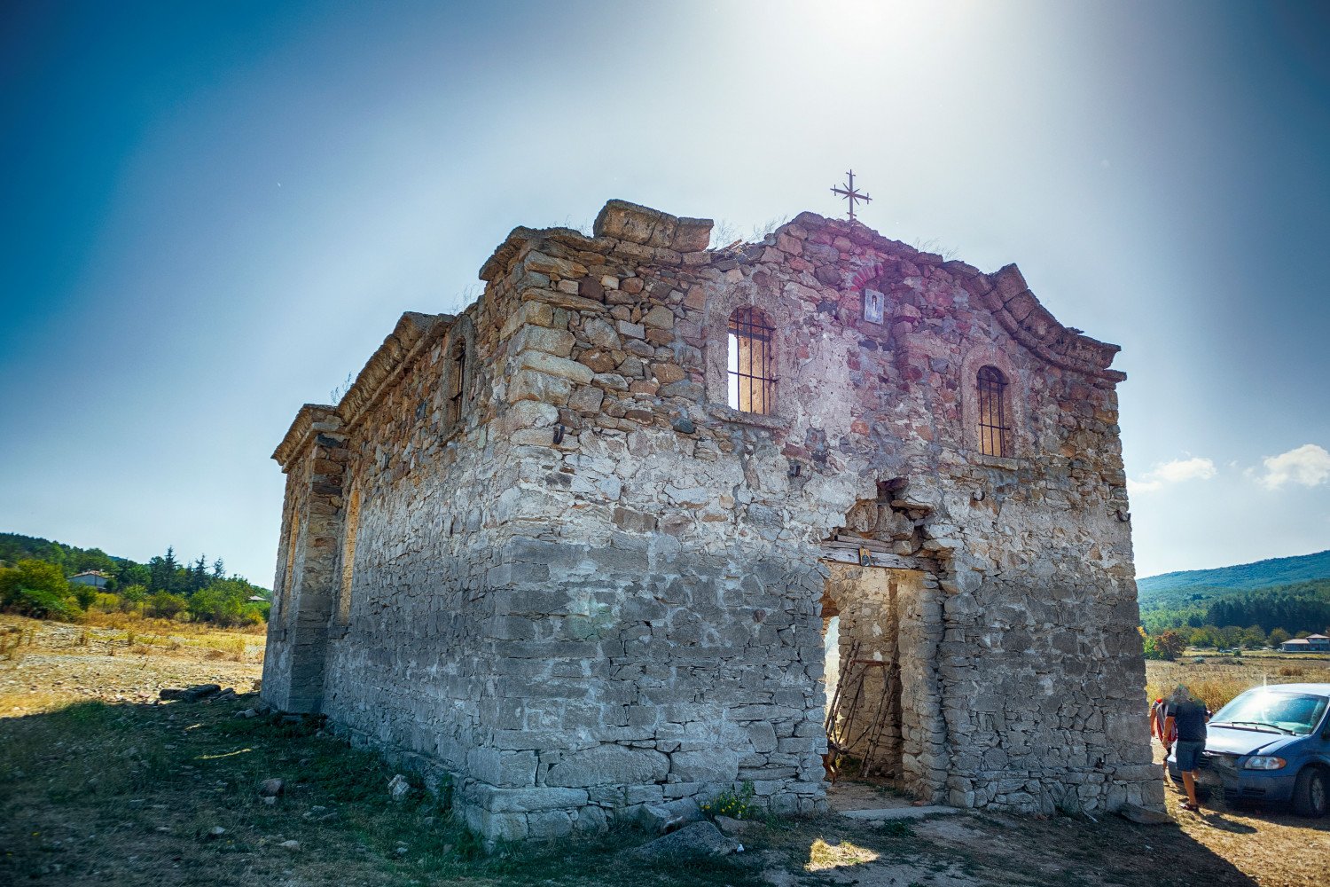 Каква е историята на потопената църква, за която цяла България говори