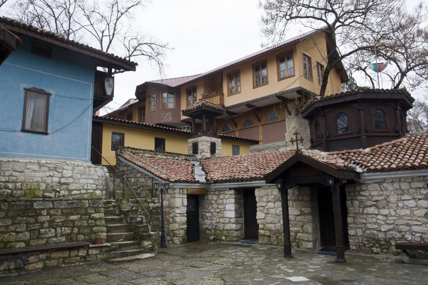 Манастирите скриха шапката на хотелиерите с невиждани цени за нощувка