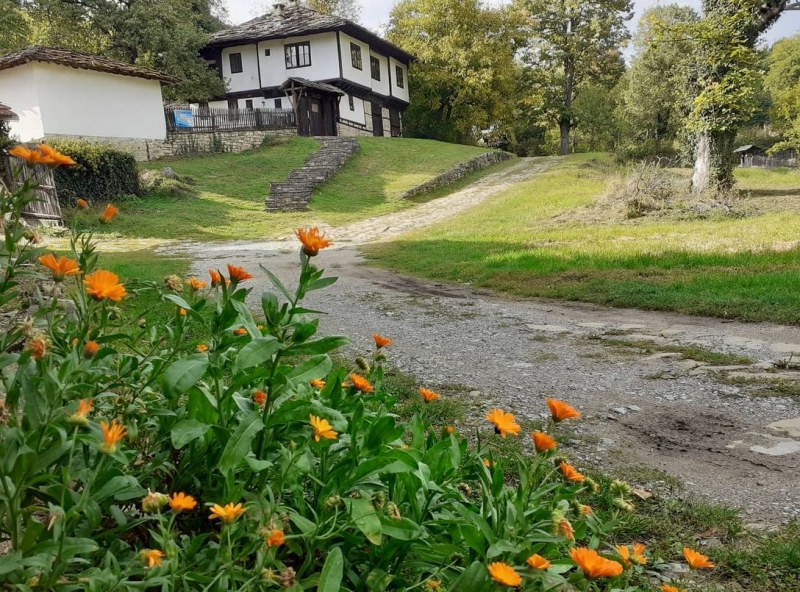 Уникално село край Габрово ще ви потопи във времената на Възраждането