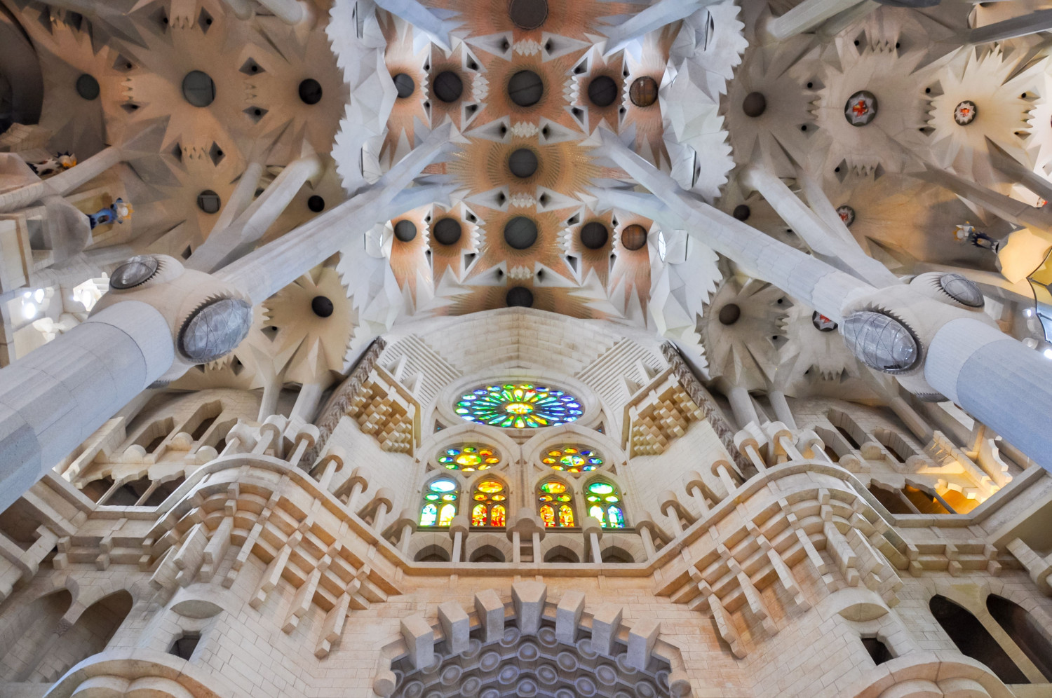 Тайният код на Sagrada Familia и най-мистичния архитект