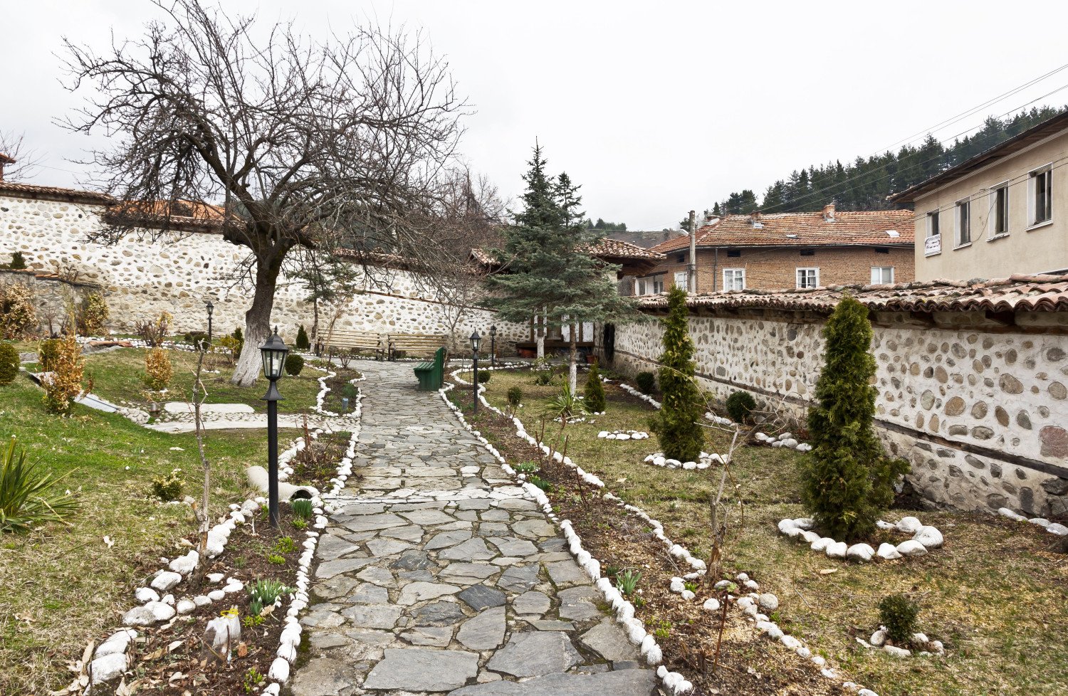 Легендата за лековитата вода в църквата на село Добърско