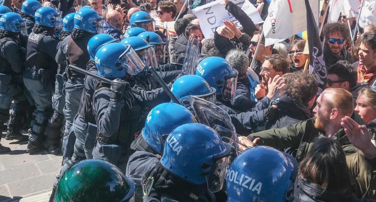 Във Венеция е ад: Масови безредици блокират града след нов закон, засягащ туристите