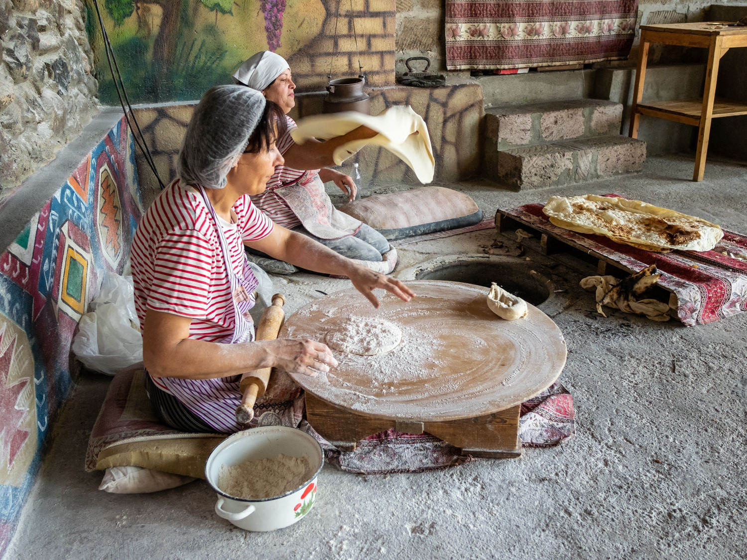 Българите луднаха по пътуване до древна страна с уникални напитки и култура