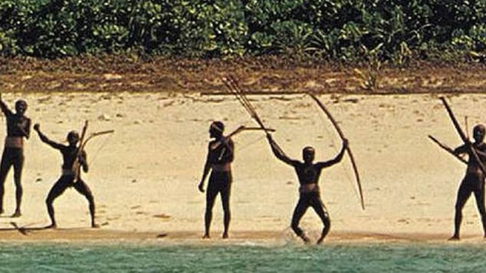 Безмилостни убийци, сексуални маниаци и щастливи ловци – това е племето, убило американския мисионер на забранения си остров
