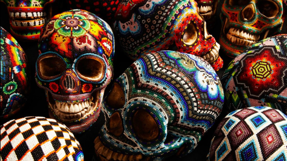 Зловещ празник: как в Боливия се покланят на черепи