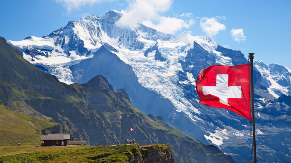Колко заработват хората в Швейцария - една от най-богатите държави в света