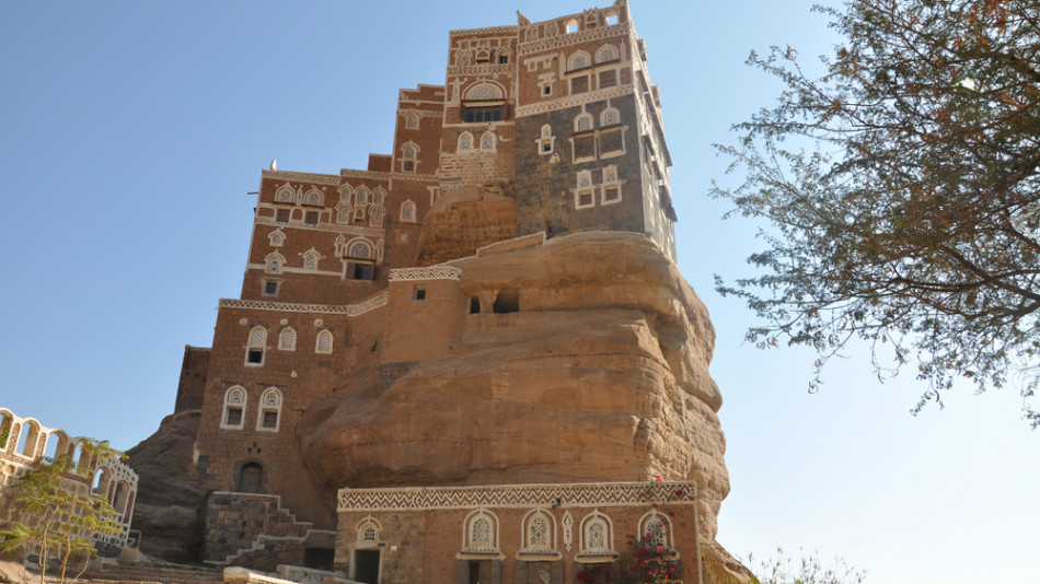 Кацнал на една скала - дворецът на имама в Йемен (СНИМКИ)