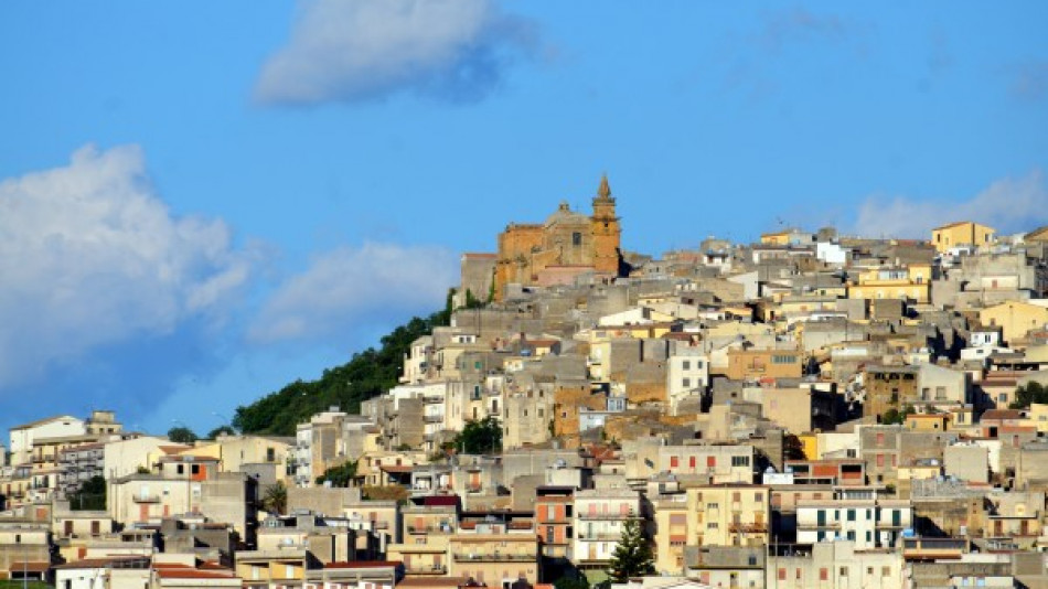 Може да си купите къща за 1 евро в Града на великолепието в Италия, но… (СНИМКИ)