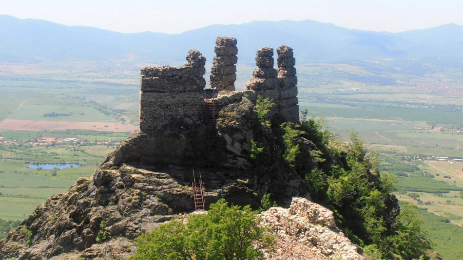 Загадъчното Аневско кале – истинско приключение в Балкана
