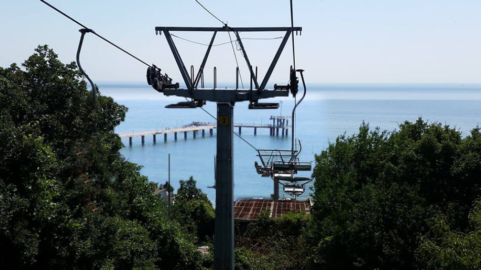 Уникално: Лифт ще вози туристите от гарата до плажа в Бургас