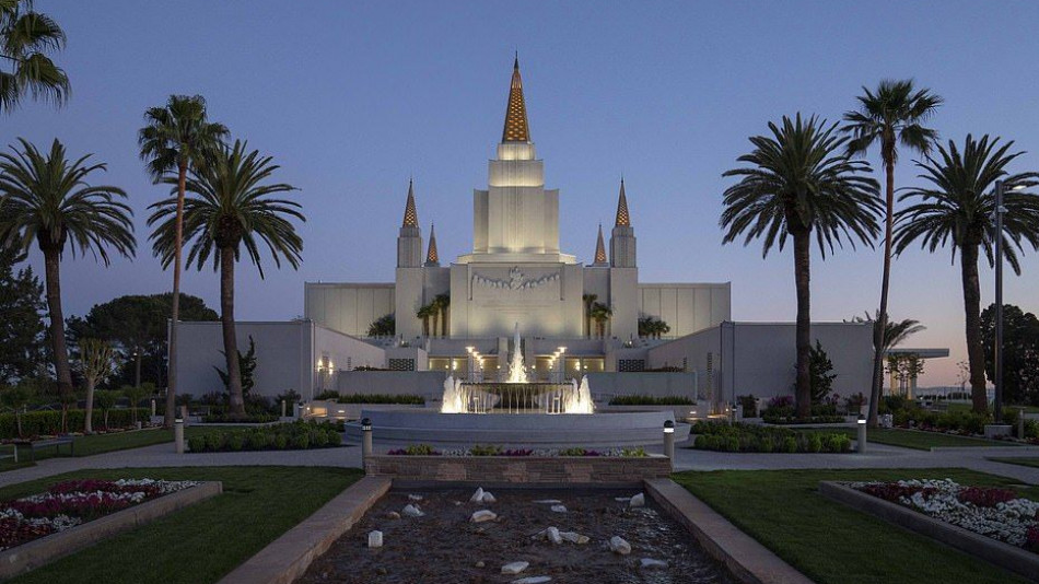 След 55 години: Мистериозният храм на мормоните в Калифорния отваря врати за туристи