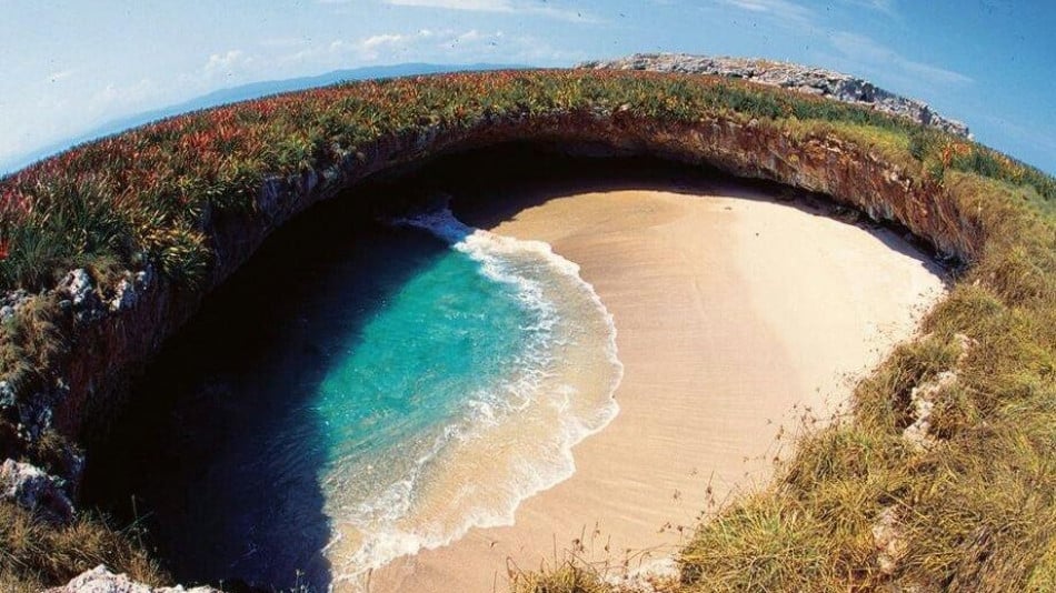 Скритият плаж – едно от най-вълшебните места на света ВИДЕО