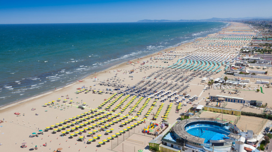 Италия забрани къпането в най-посещаваните от българи курорти