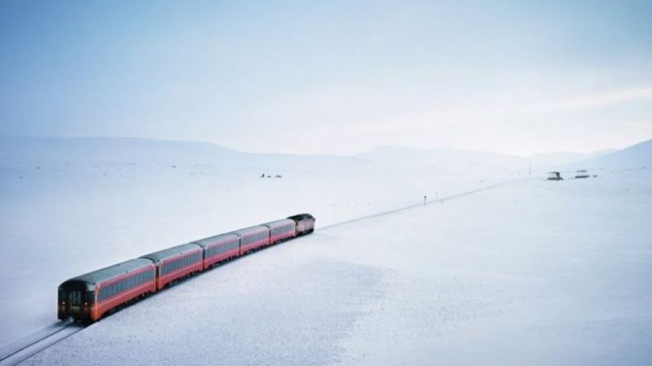 Туристически влак от Русия до Норвегия разкрива прелестите на Арктика