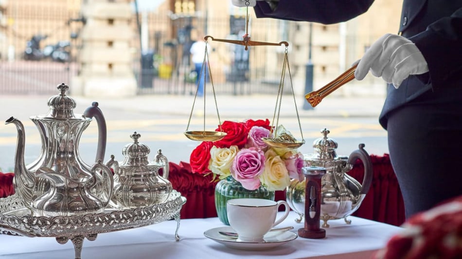 Най-скъпата чаша чай във Великобритания – уникално изживяване под прозорците на кралицата
