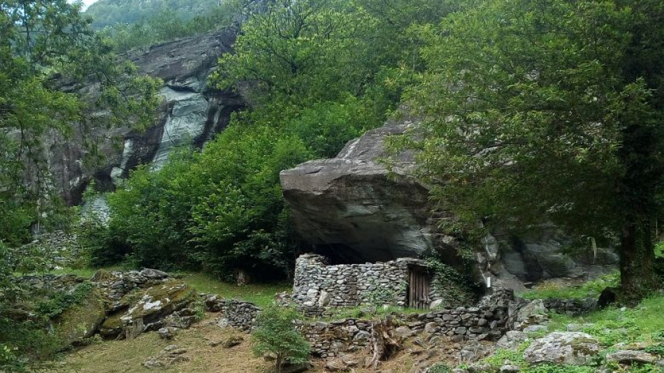 Българка разбулва тайните на Магичната долина - дом на дракони и змейове в Алпите СНИМКИ