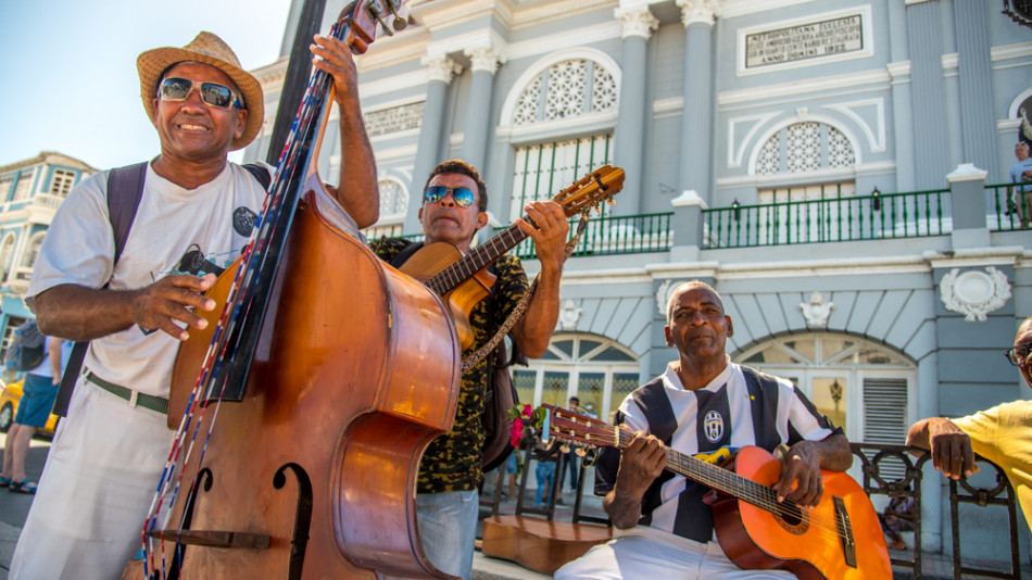 Най-карибският град на Куба - столица на рома, музиката и революцията