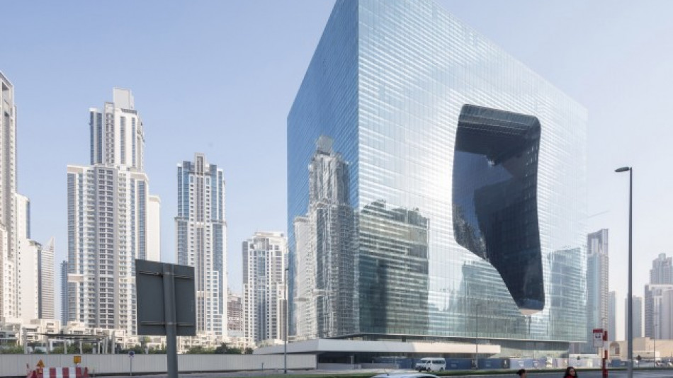 Най-странният хотел в света отвори в Дубай