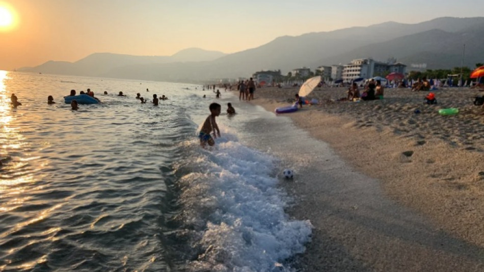 Тревога! Крадат деца на чужденци по турските плажове