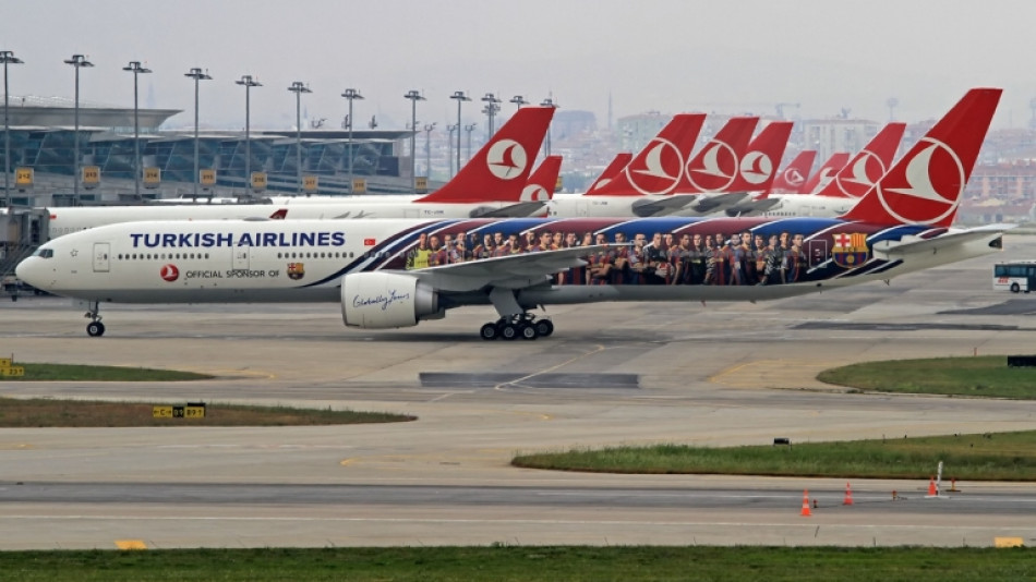 С какво хранят пътниците в турските авиолинии? СНИМКИ
