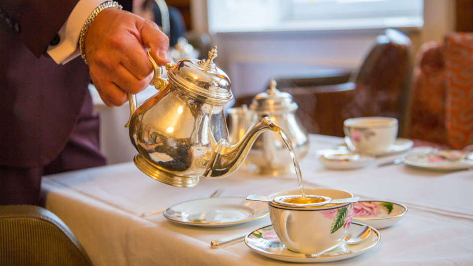 Защо 1 чай в хотел Ritz в Лондон струва 60 паунда