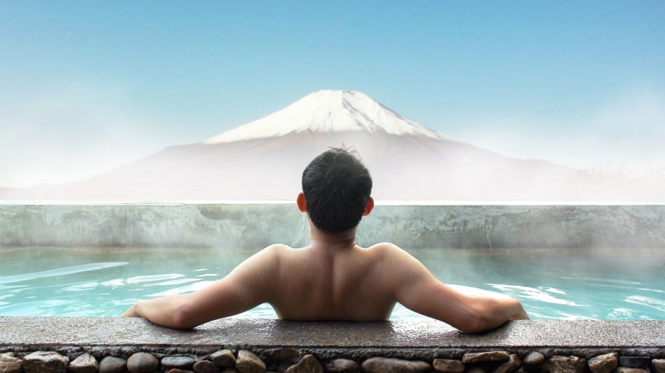 Защо в минералните бани в Япония хората ходят чисто голи - без изключения