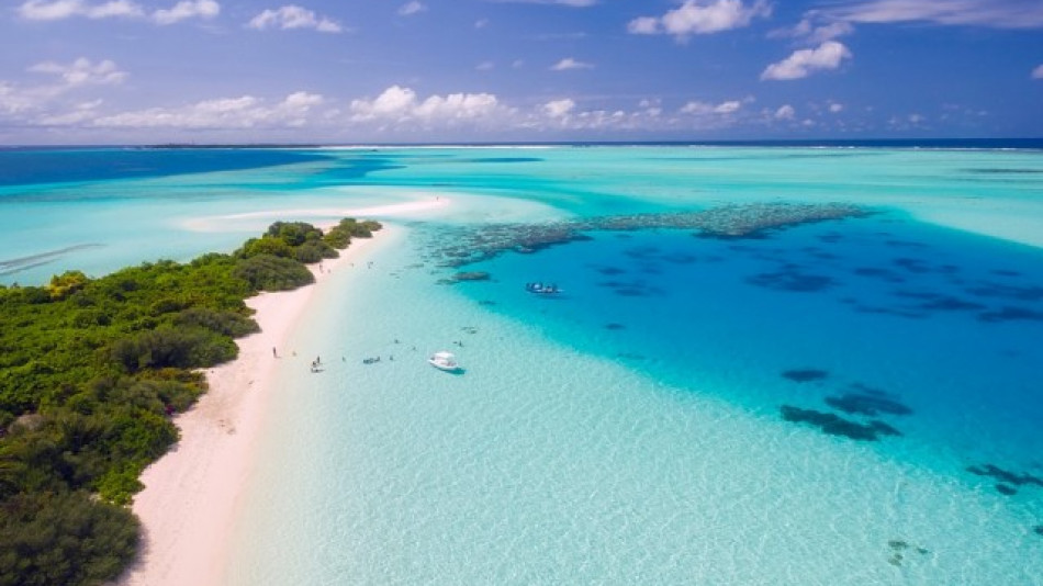 Изоставен райски остров на Малдивите приютява хора под карантина