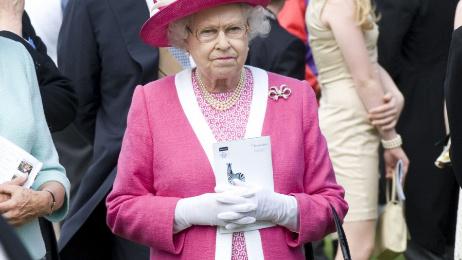Английската кралица не тръгва за никъде без тази стока за 5 пенса в куфара си