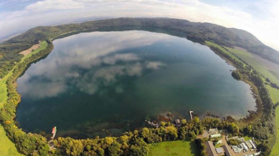 Езерото Лаахер-Зее - истинска бомба под Европа