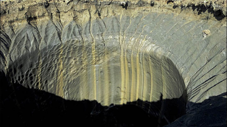 Разкрита е тайната на мистериозния кратер Ямал в Сибир