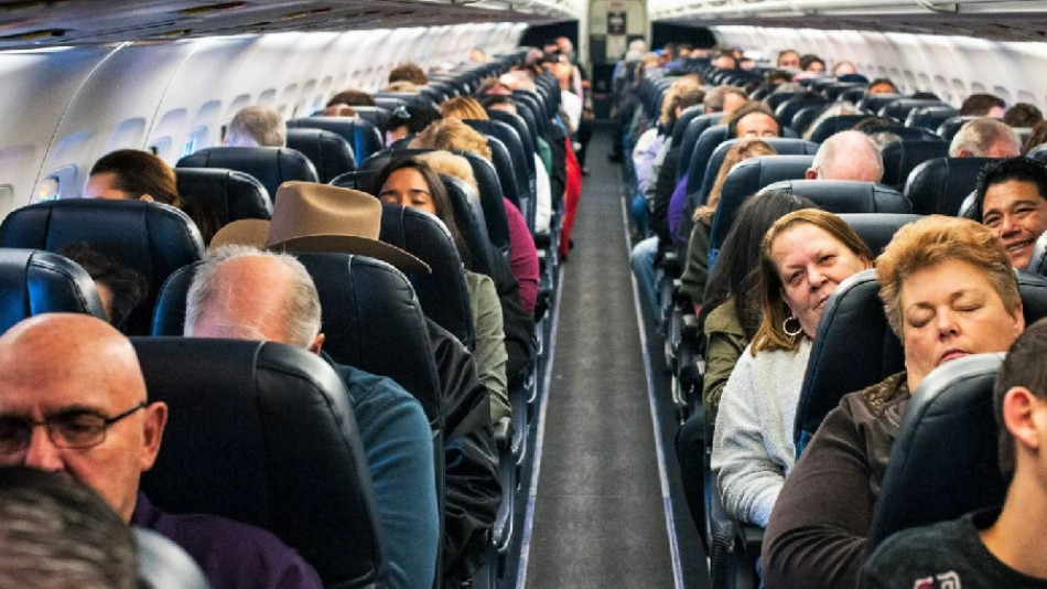 Въздухът в самолета стига само за 15 минути. Какво тогава дишат пътниците?