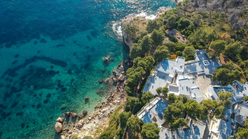 Хотелите в Гърция по-евтини от всякога - и пак празни!