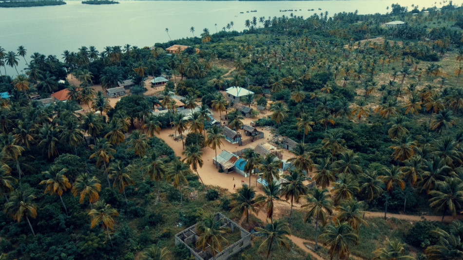 Банановият нигерийски остров, на който милиардерите се избиват да се заселват ВИДЕО
