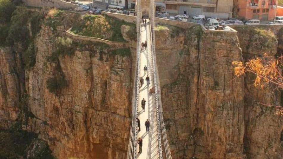 Алжирският град над пропастта и лудите му мостове