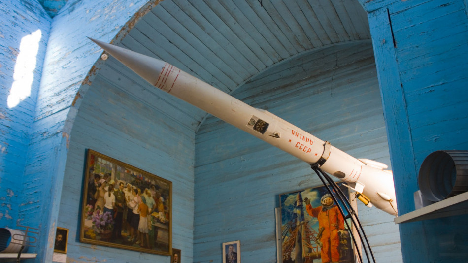 Няма друг такъв: Музей на космоса, набутан в църква СНИМКИ