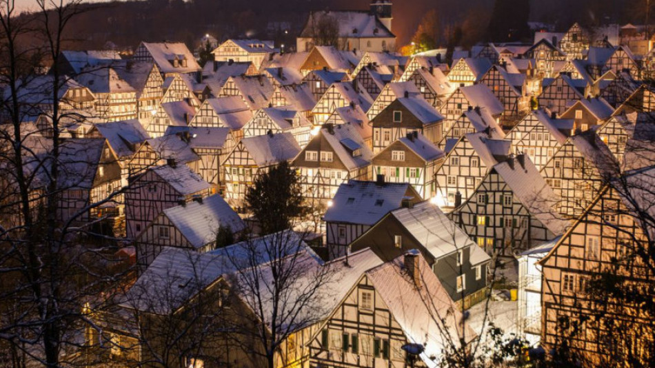 Фройденберг: Невероятен немски град, в който къщите са копи-пейст