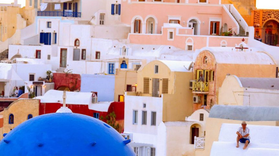 Гърция реши, че все пак туризъм ще има, дава безплатно...