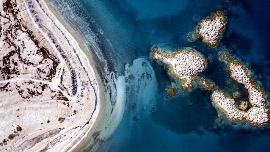 Турски Малдиви: Красиво и лечебно езеро, чиито тайни се изучават от НАСА, ще ви очарова
