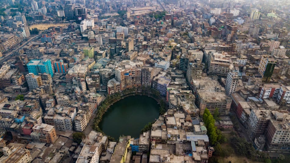 Един върху друг – кои са най-гъстонаселените квартали в света ВИДЕО