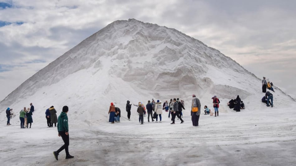 Снежната планина на ръба на Сахара – новият хит сред туристите ВИДЕО